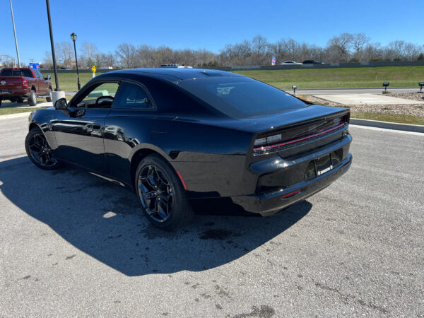 2025 Dodge CHARGER 2-DOOR DAYTONA R/T AWD - Image 6