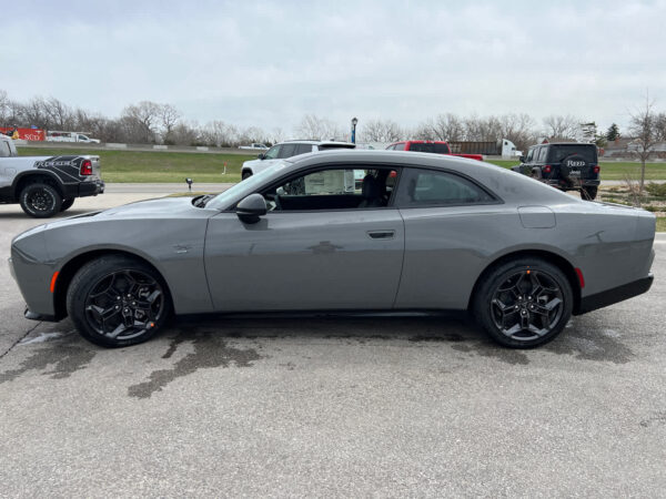2025 Dodge CHARGER 2-DOOR DAYTONA R/T AWD - Image 5