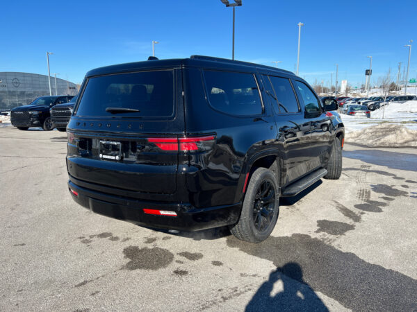 2025 Jeep WAGONEER CARBIDE 4X4 - Image 8