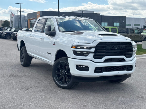 2025 RAM 2500 LARAMIE CREW CAB 4X4 - Image 2