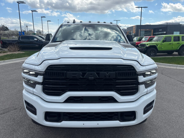 2025 RAM 2500 LARAMIE CREW CAB 4X4 - Image 3