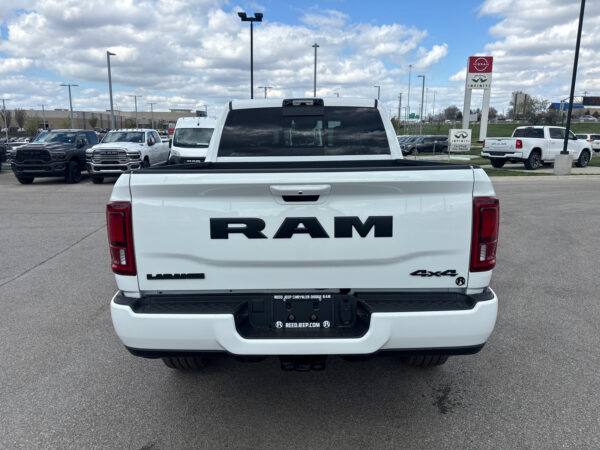 2025 RAM 2500 LARAMIE CREW CAB 4X4 - Image 7
