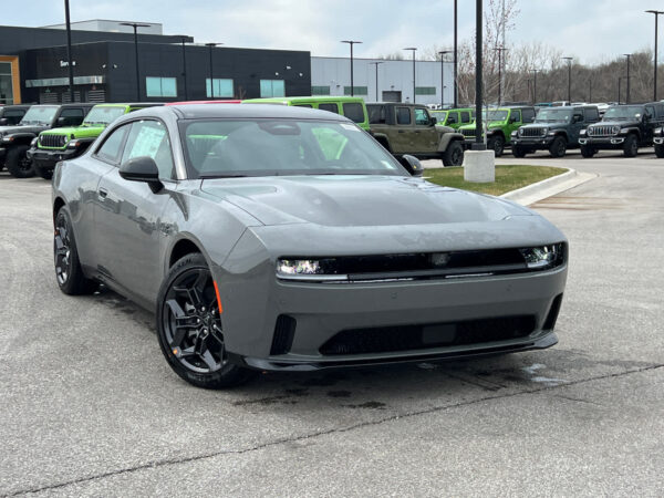 2025 Dodge CHARGER 2-DOOR DAYTONA R/T AWD - Image 2