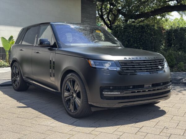 2023 Land Rover Range Rover SE - Image 5