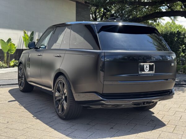 2023 Land Rover Range Rover SE - Image 4