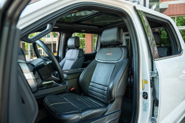 2024 Ford F-450SD Platinum DRW - Image 16