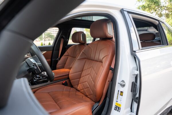 2023 BMW 7 Series 760i xDrive - Image 8
