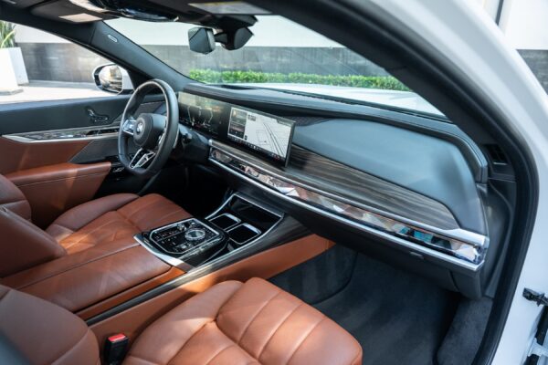 2023 BMW 7 Series 760i xDrive - Image 10