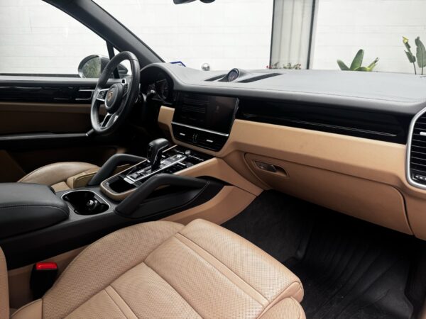 2023 Porsche Cayenne - Image 2