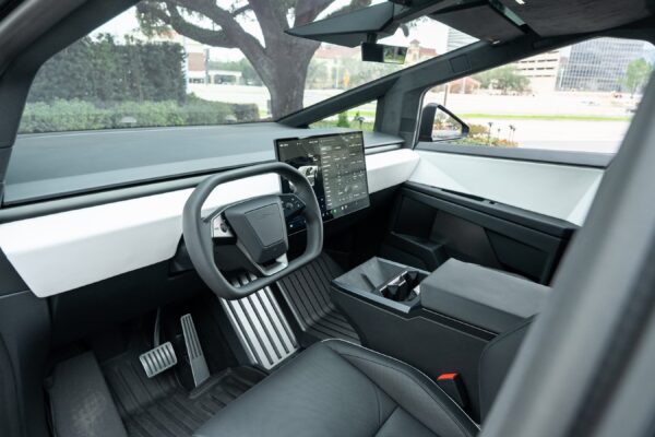 2024 Tesla Cybertruck - Image 12