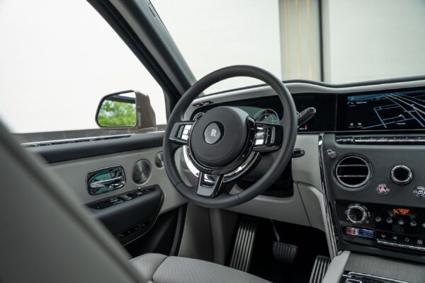 2025 Rolls-Royce Cullinan - Image 9