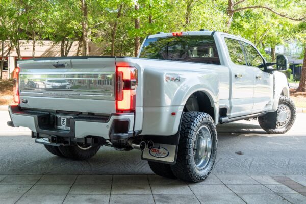 2024 Ford F-450SD Platinum DRW - Image 9