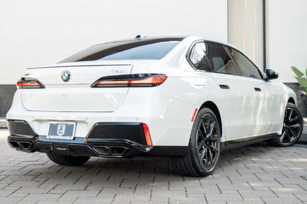 2023 BMW 7 Series 760i xDrive - Image 5