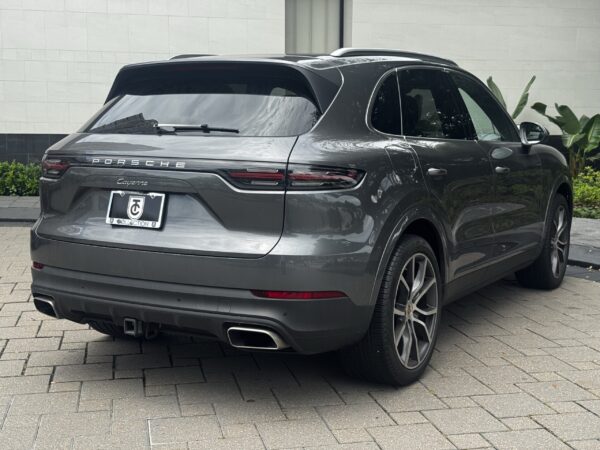 2023 Porsche Cayenne - Image 3