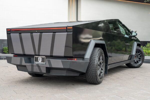 2024 Tesla Cybertruck - Image 8