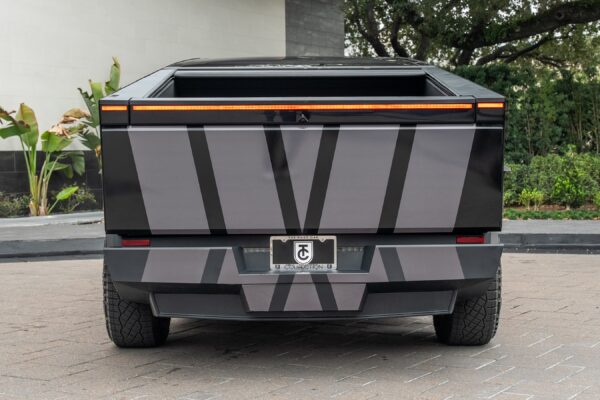 2024 Tesla Cybertruck - Image 10