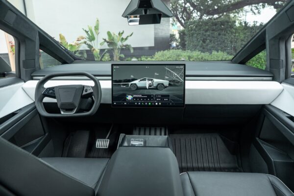 2024 Tesla Cybertruck - Image 17