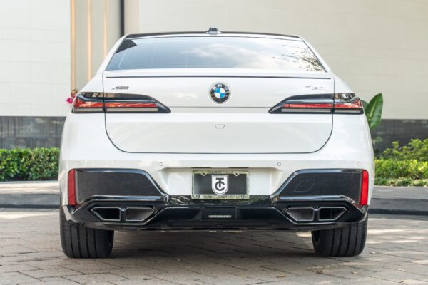 2023 BMW 7 Series 760i xDrive - Image 6