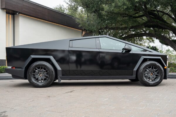 2024 Tesla Cybertruck - Image 6