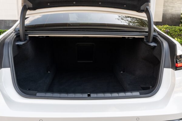 2023 BMW 7 Series 760i xDrive - Image 14