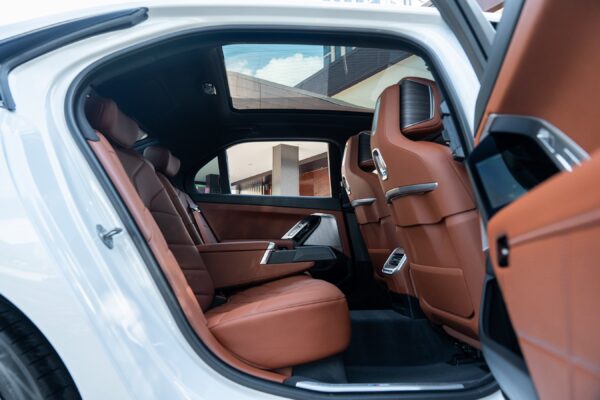 2023 BMW 7 Series 760i xDrive - Image 16