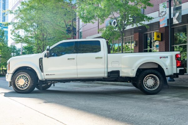 2024 Ford F-450SD Platinum DRW - Image 8