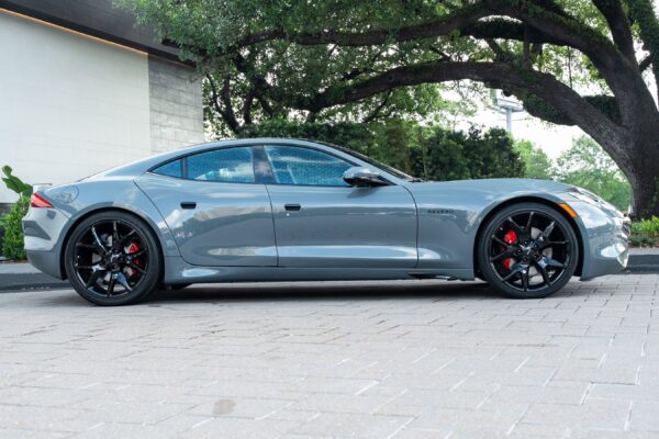 2025 Karma Revero - Image 4