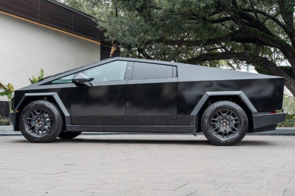 2024 Tesla Cybertruck - Image 5