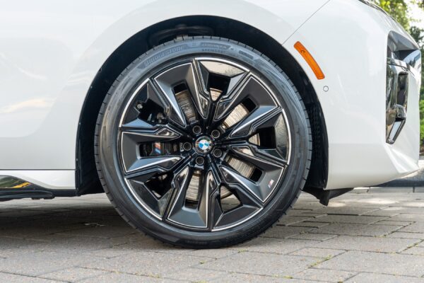 2023 BMW 7 Series 760i xDrive - Image 17