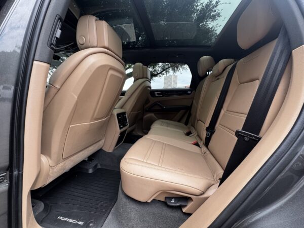 2023 Porsche Cayenne - Image 6