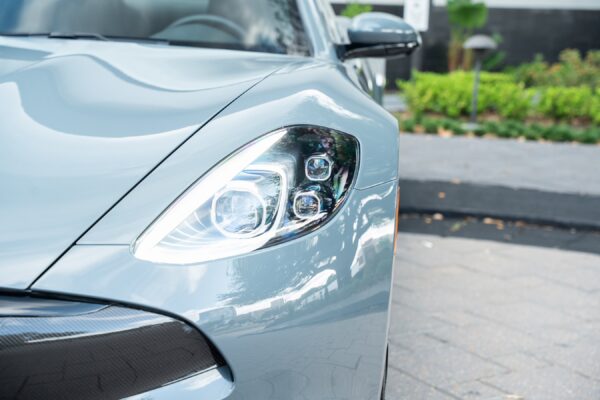 2025 Karma Revero - Image 8