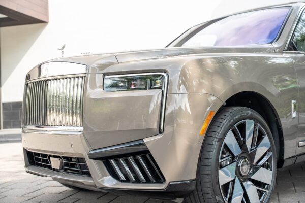 2025 Rolls-Royce Cullinan - Image 8